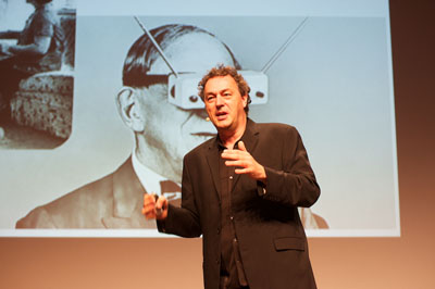 Gerd Leonhard est futuriste et conseiller en avenir, keynote speaker international et coach en stratégie, auteur, fondateur et PDG de ‘The Futures Agency&rsquo ;. 